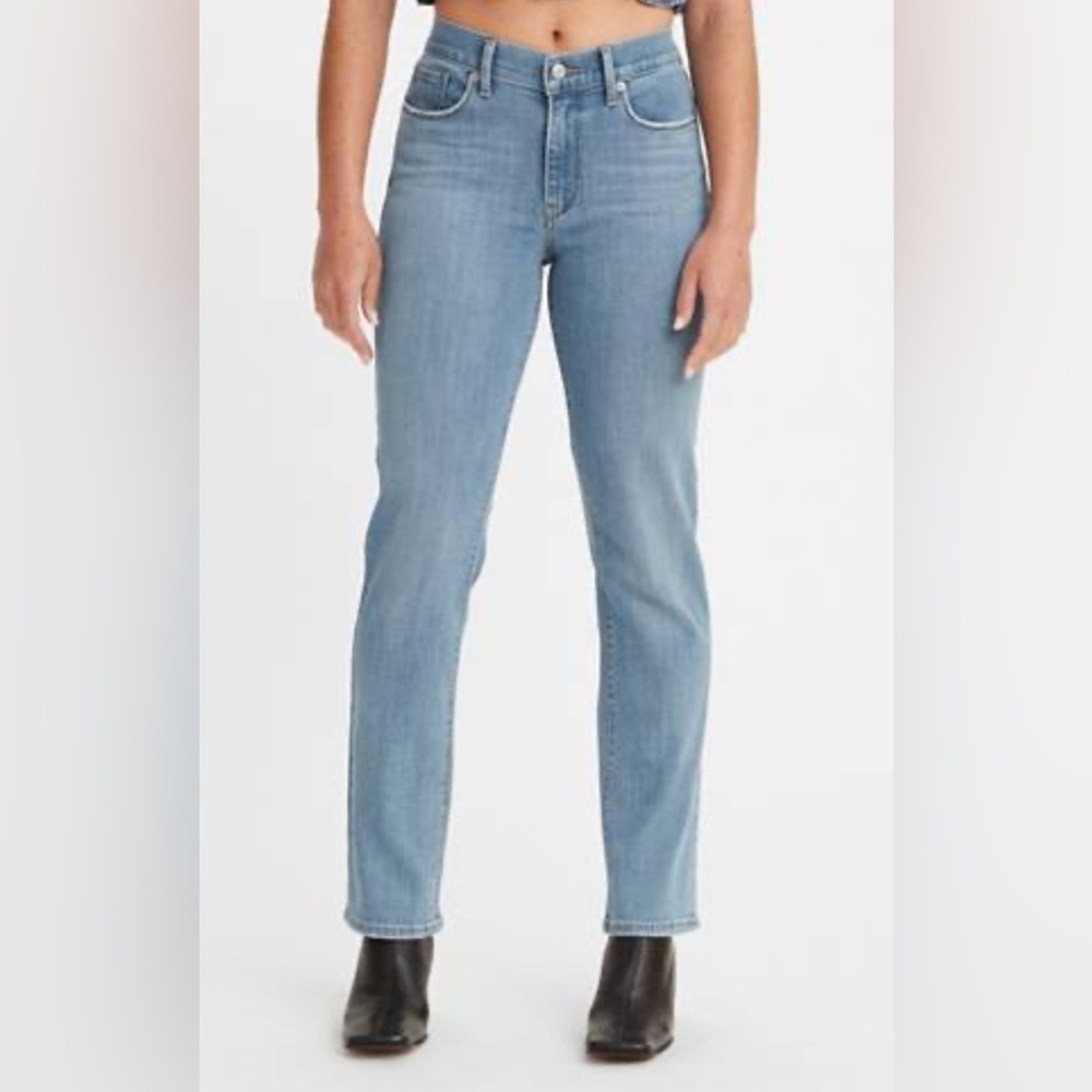 Levi's Women's Light Blue Classic Straight Leg Jeans